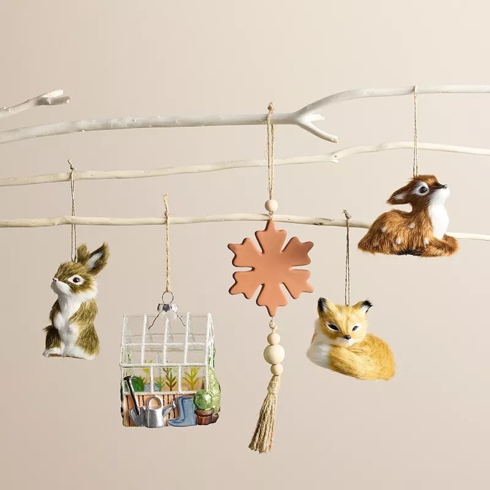 Faux Fur Sitting Deer Christmas Ornament, NWT 🦌
